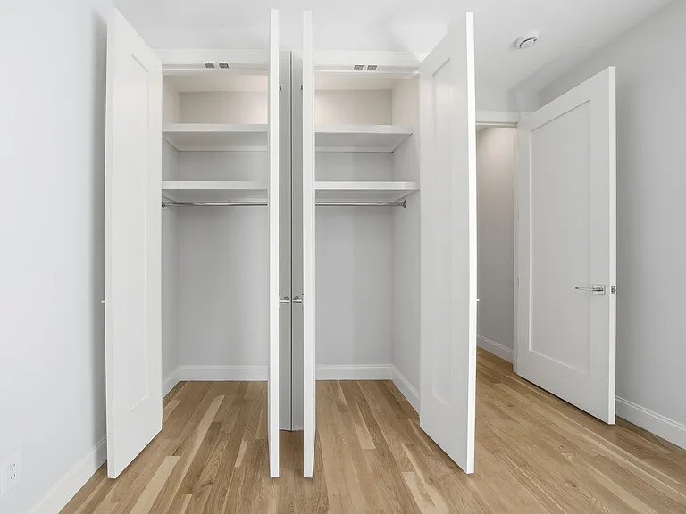 48 Pinehurst Ave #44 — Photo 6
