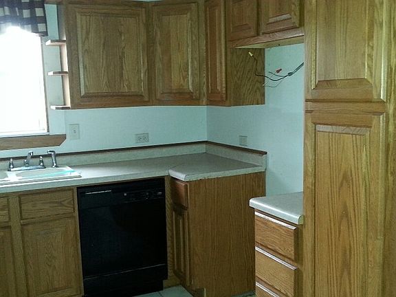 5th image of 2214 Seymour Ave