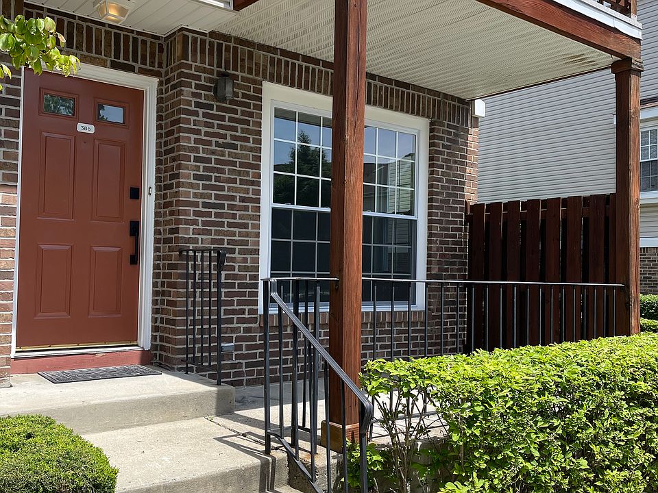 1st image of 386 Village Ct #386