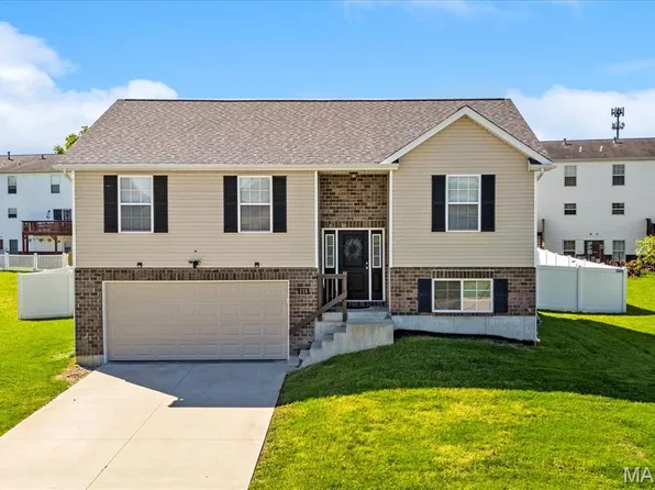 118 Wilson Creek Dr, Shiloh, IL 62221