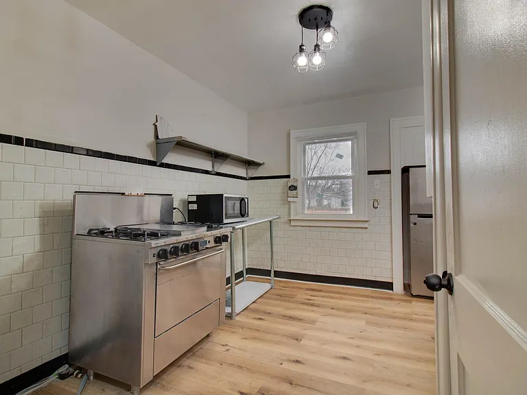 18142 Riopelle St #A — Photo 9
