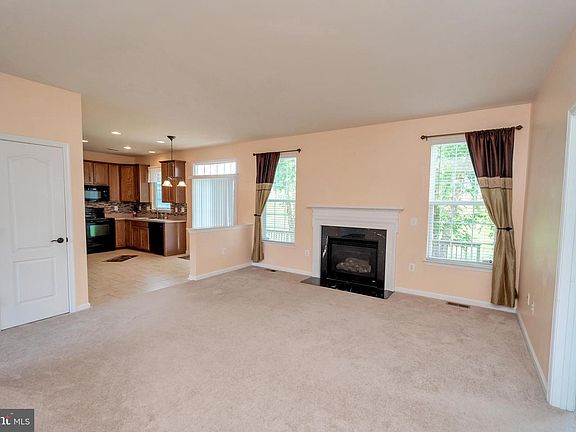 4th image of 6 Royal Crescent Way