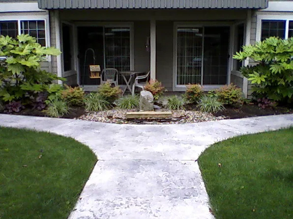 580 S 3rd St #1-12, Harrisburg, OR 97446