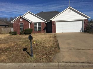 2440 Apple Blossom Ln, Conway, AR 72034