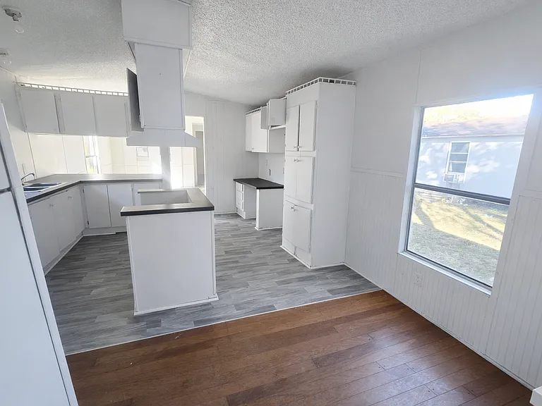 110 Deborah Dr #20 — Photo 11