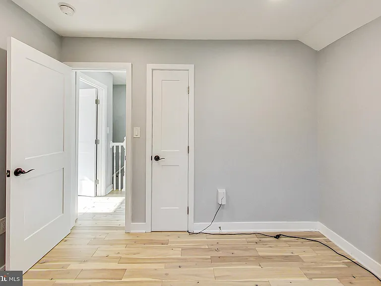 5008 6th Pl NE — Photo 12