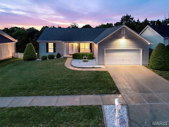 2743 Pomme Meadows Dr, Arnold, MO 63010