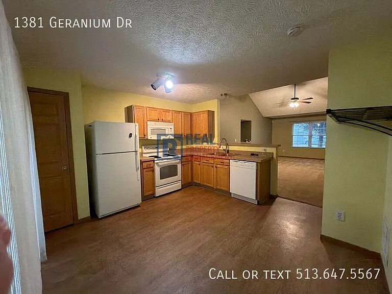 1381 Geranium Dr — Photo 16