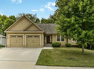 1302 Faulkner Dr, Pleasant Hill, MO 64080