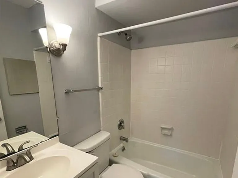 112 Houston St — Photo 9