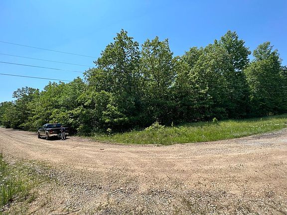 2nd image of 501 Wren Dr