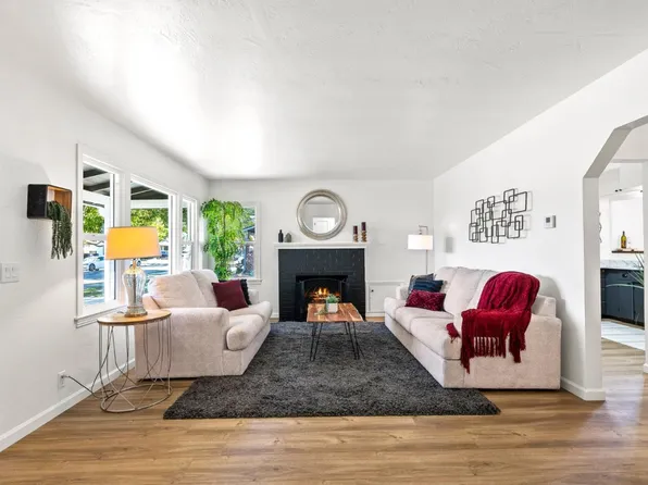 1226 Monroe St, Salinas, CA 93906