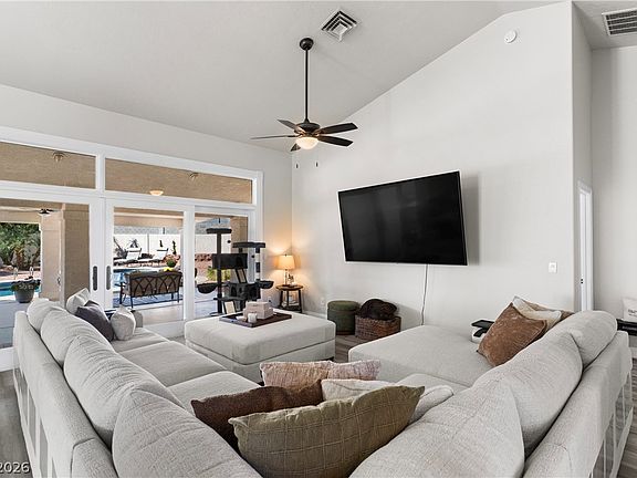 5th image of 5925 N Campbell Rd