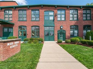 63 Blakeley St APT 210, Woonsocket, RI 02895