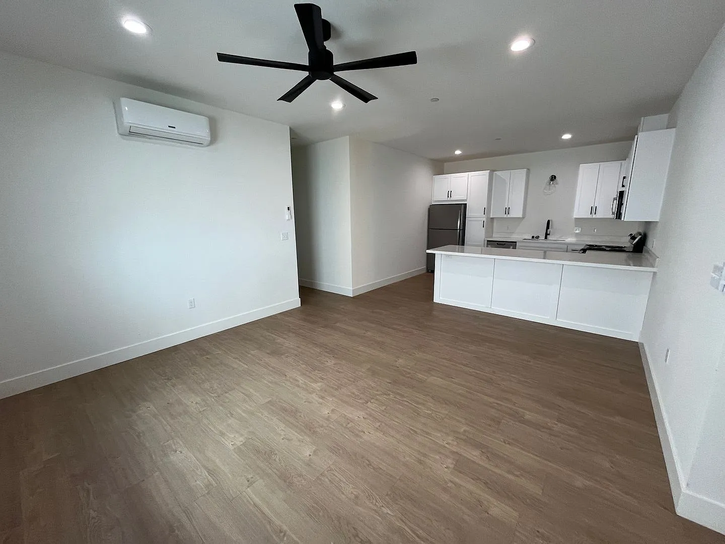 Brand New Build on Old Alturas - ALL Electric with City of Redding Solar! — Photo 4