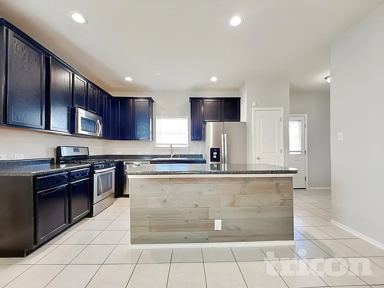 240 Dragon Ridge Rd — Photo 6