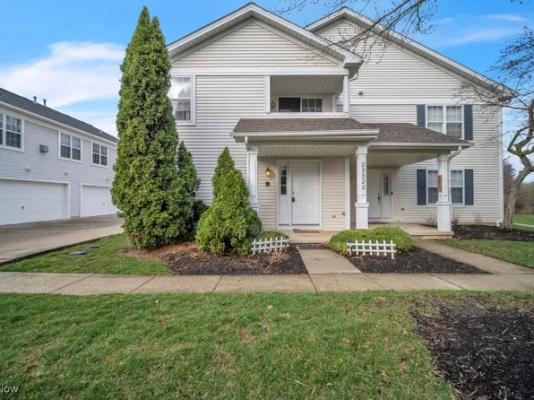 23322 Grist Mill Ct #18C, Olmsted Falls, OH 44138