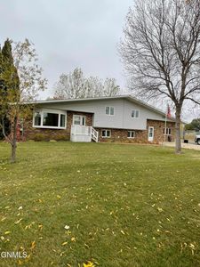 905 Antelope Dr, Hazen, ND, 58545