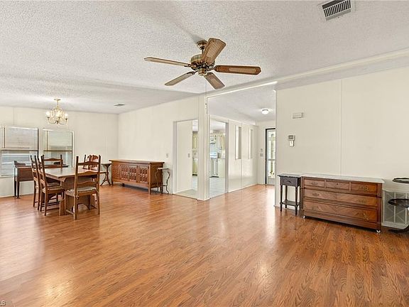 4th image of 106 Oceans BLVD #106