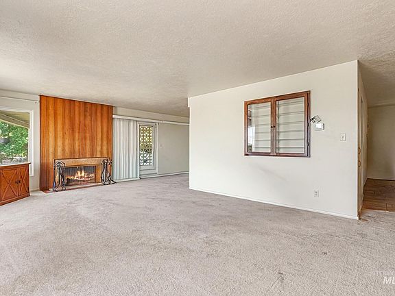 5th image of 7518 W Sorenson Dr