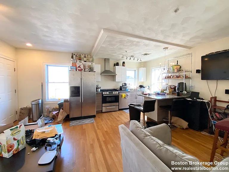 146 Hillside St #1 — Photo 5