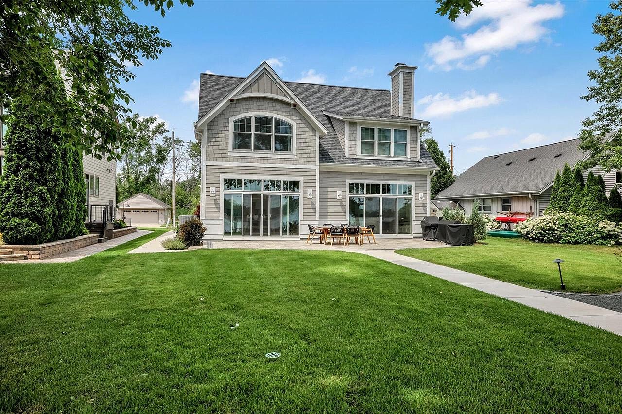W322N7468 Reddelien ROAD, Hartland, WI 53029 | Zillow