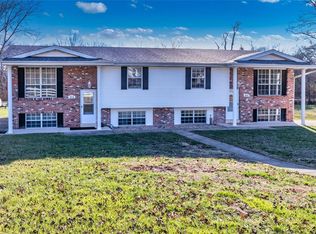 5910 Old Antonia Rd, Imperial, MO 63052