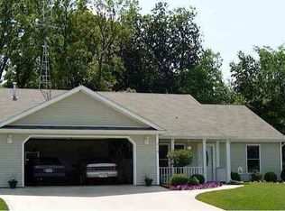 713 Thomas Dr, Angola, IN 46703