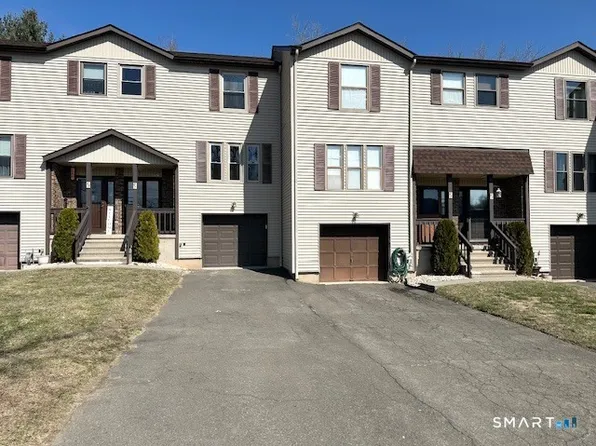 97 Country Hill Rd #97, Naugatuck, CT 06770