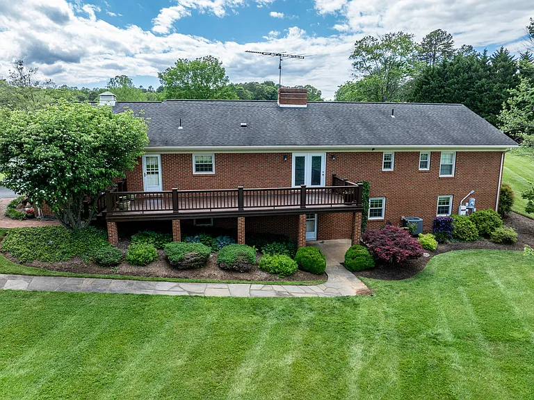 4330 Ridge Rd — Photo 2