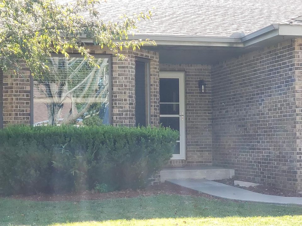 2nd image of 1502 Sturdy Rd