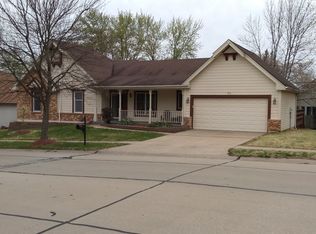 104 Riverwood Estates Blvd, Florissant, MO 63031