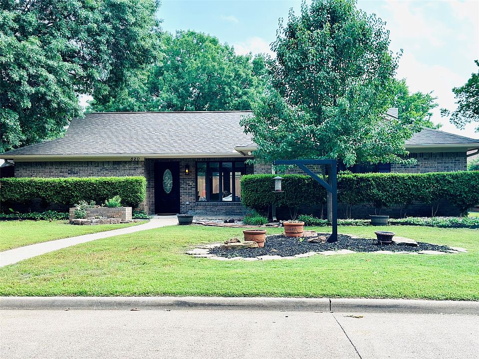 1st image of 820 Green Brook Dr
