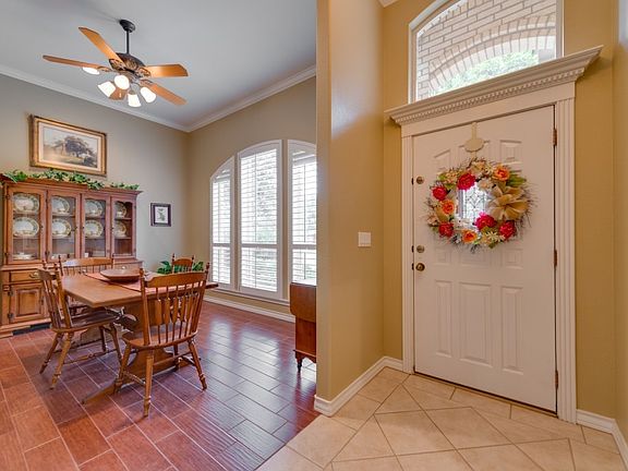 3rd image of 4817 Rosewood Dr
