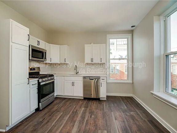 3rd image of 2123 Sidney St