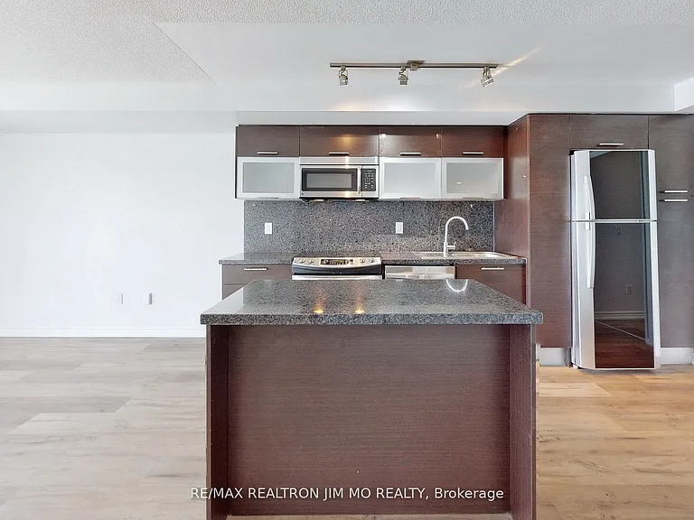 386 Yonge St #2508 — Photo 7