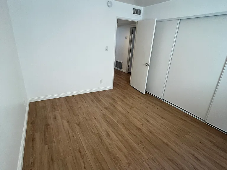 19142 Sherman Way #1 — Photo 8