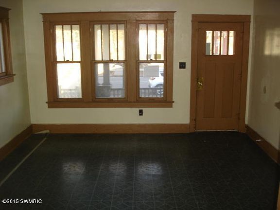 5th image of 2516 Sanford St
