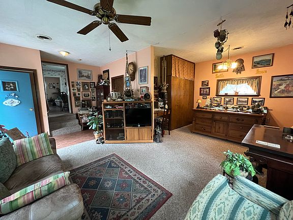 5th image of 62 Sanders Dr