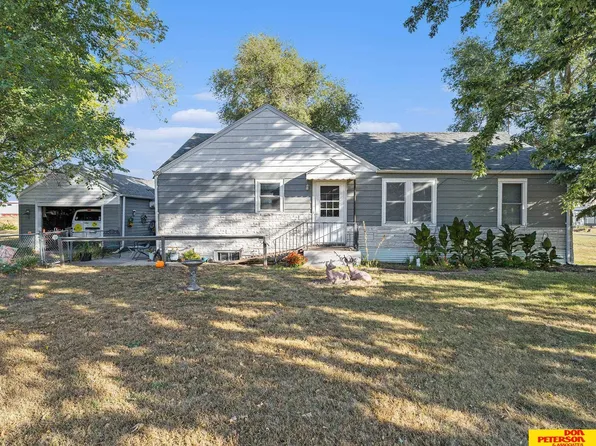 2284 Morningside Rd, Fremont, NE 68025