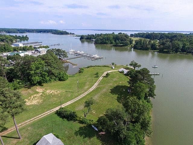 1st image of 212 Carters Cove Dr