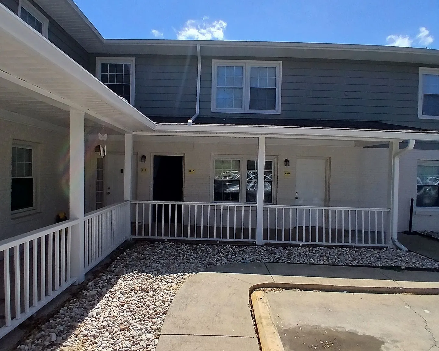 Riverview Apartments — Photo 4