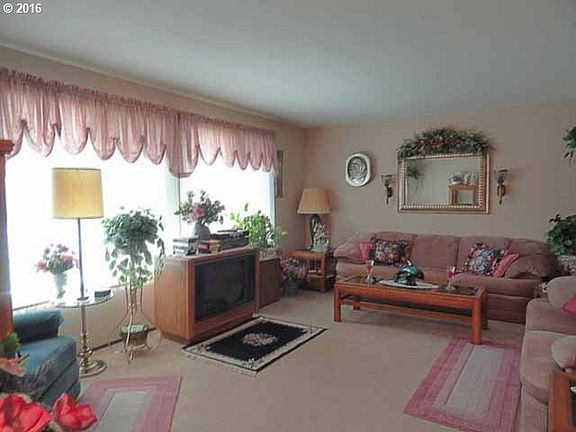 2nd image of 5555 SE Sierra St