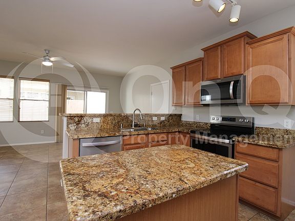 3rd image of 1461 S Pheasant Dr