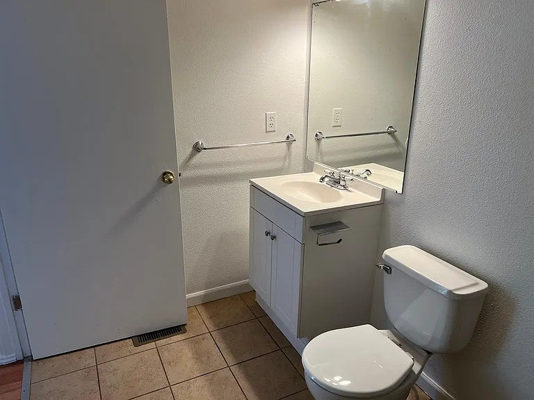17815 SW Robert Ln — Photo 10