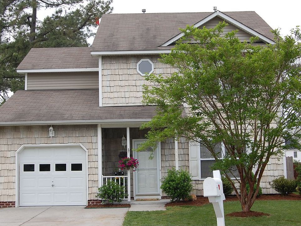 4 BR Single Family home in the heart of Chicks Beach