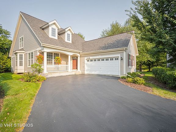 2nd image of 1528 Rosehall Ct