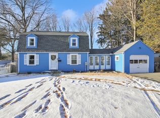 98 Plumtree Rd, Springfield, MA 01118