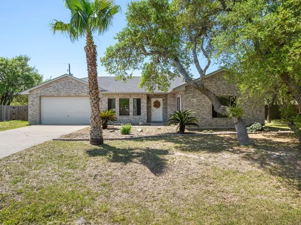 913 Redwood Ave, Rockport, TX 78382