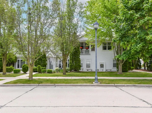 6168 S Creekside DRIVE #8, Cudahy, WI 53110